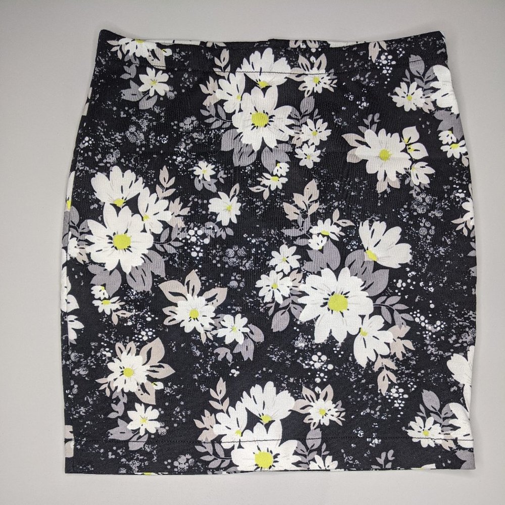 Grey Print Daisy Flower petal skirt (XS) Candie's